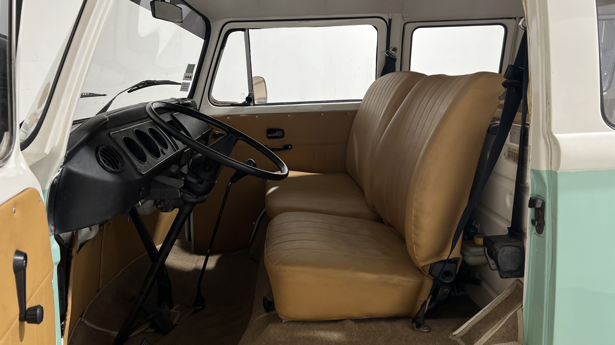 VOLKSWAGEN VW COMBI T2 BAY WINDOW 9 PLACES – Image 18