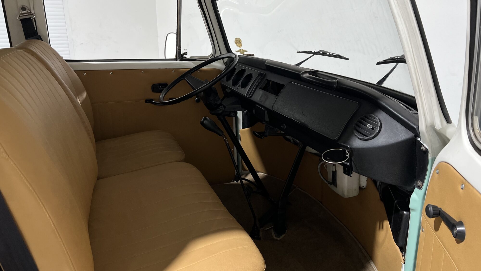 VOLKSWAGEN VW COMBI T2 BAY WINDOW 9 PLACES – Image 16