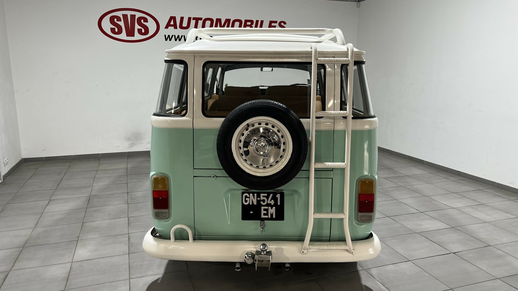 VOLKSWAGEN VW COMBI T2 BAY WINDOW 9 PLACES – Image 9