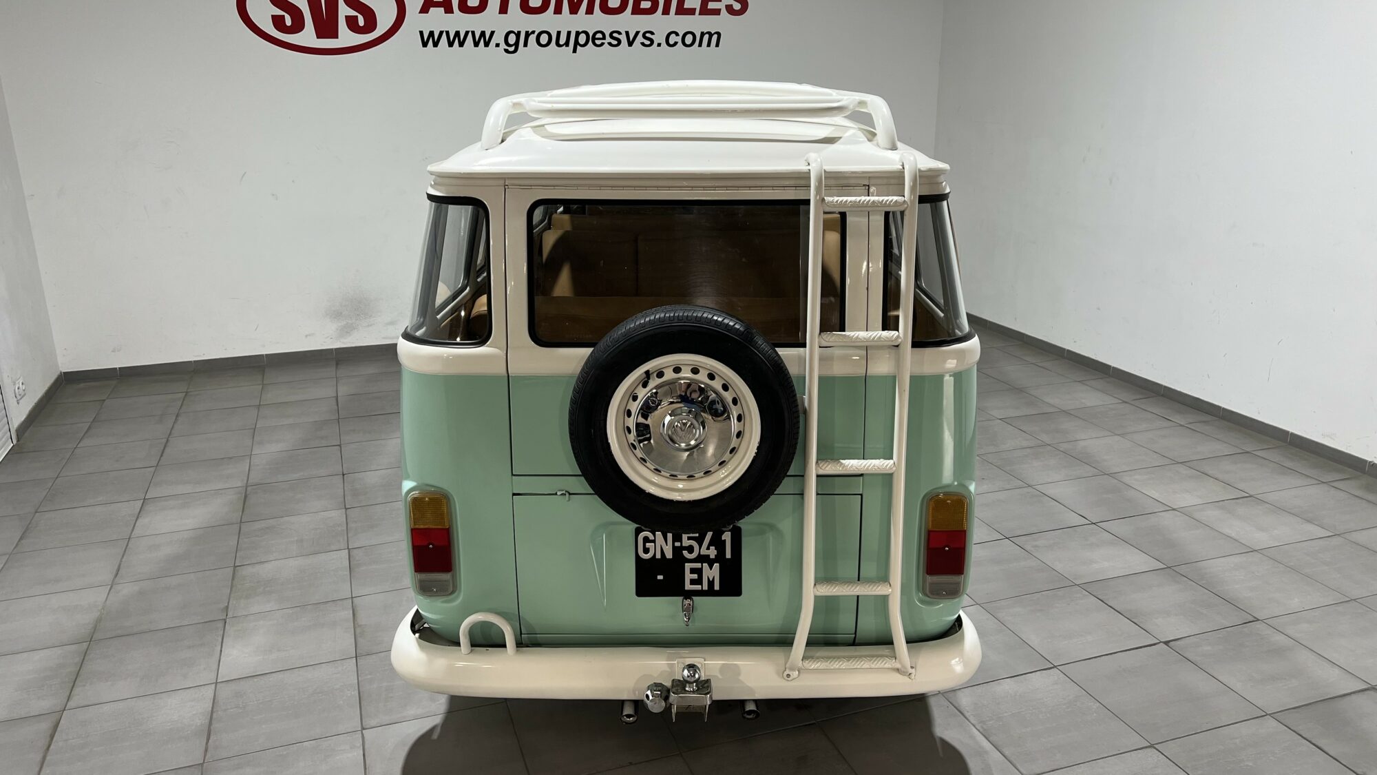 VOLKSWAGEN VW COMBI T2 BAY WINDOW 9 PLACES – Image 11
