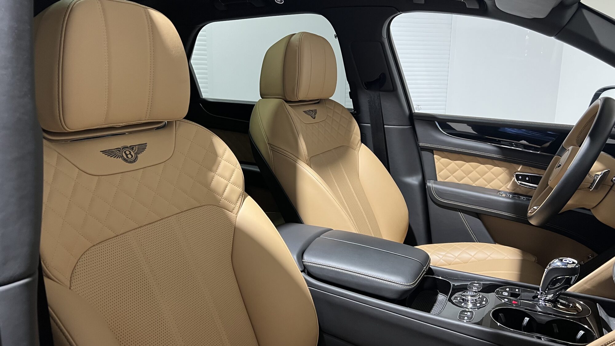 BENTLEY BENTAYGA W12 6.0 608 CH BVA + 41 124 EUROS D'OPTIONS – Image 19