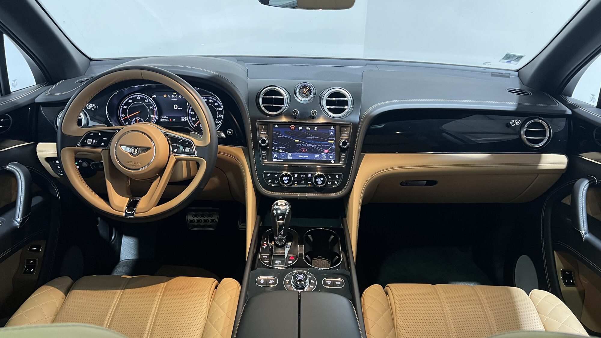 BENTLEY BENTAYGA W12 6.0 608 CH BVA + 41 124 EUROS D'OPTIONS – Image 16