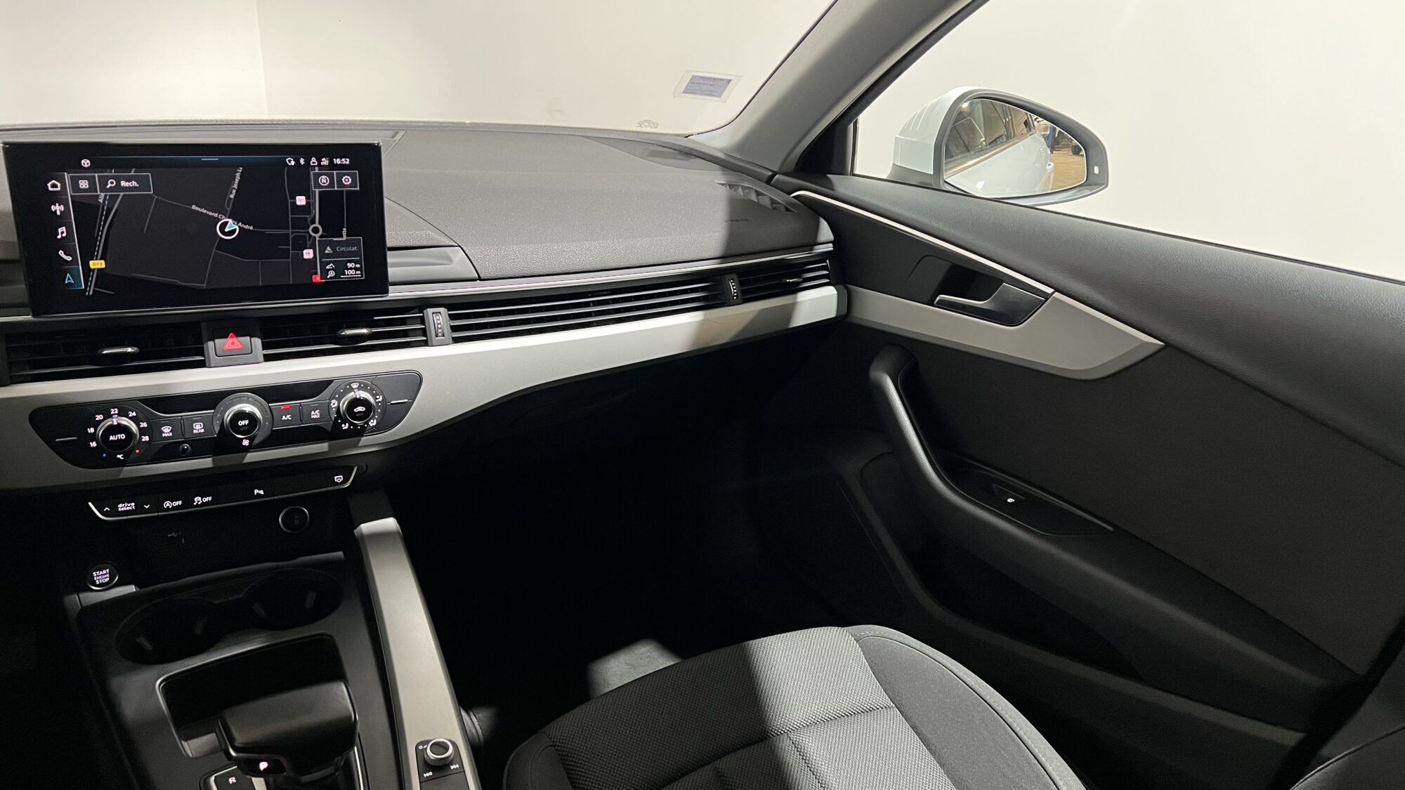 AUDI A4 AVANT 30 TDI MILD HYBRID + 4 855 EUROS D'OPTIONS – Image 15