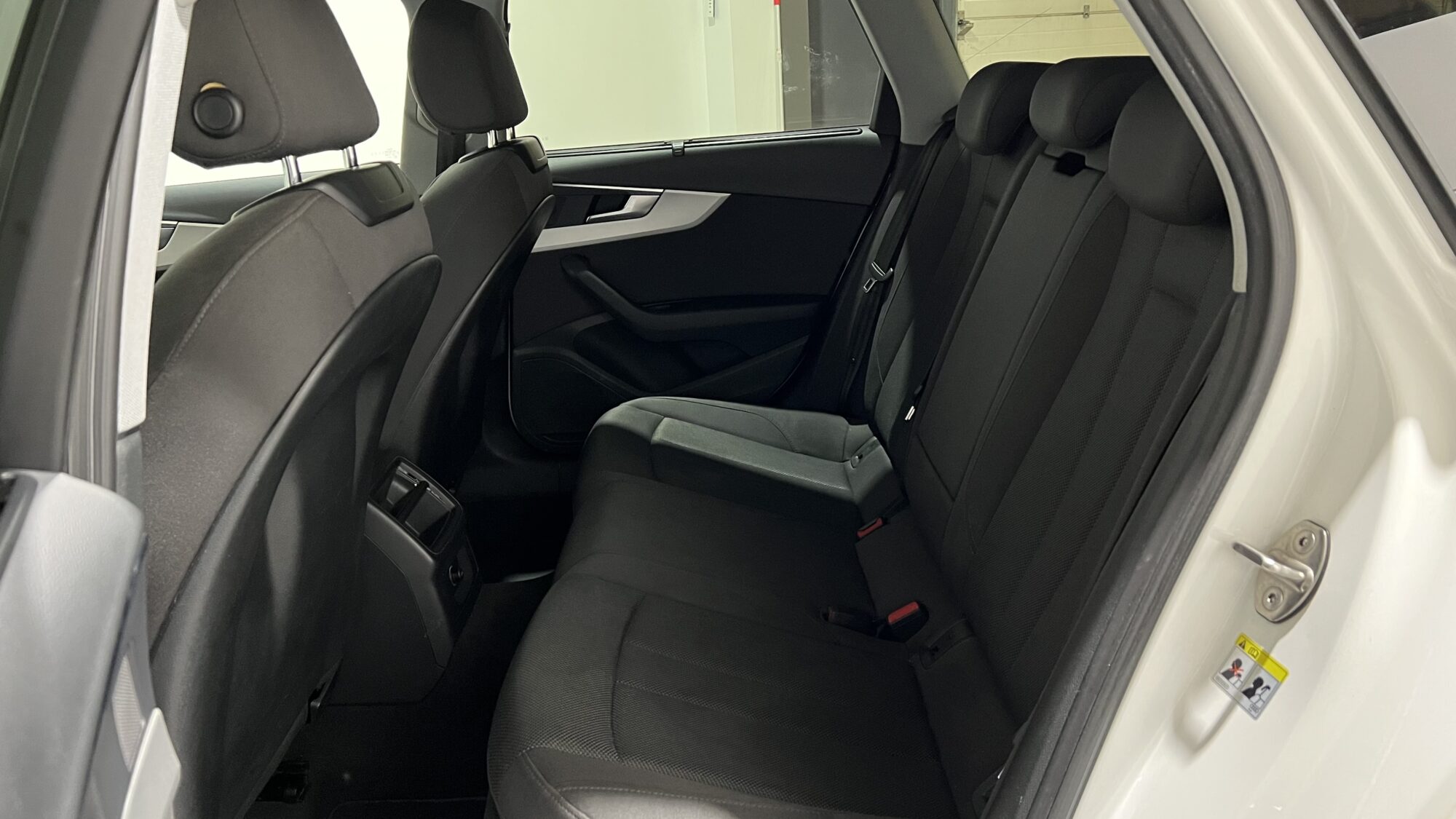 AUDI A4 AVANT 30 TDI MILD HYBRID + 4 855 EUROS D'OPTIONS – Image 17