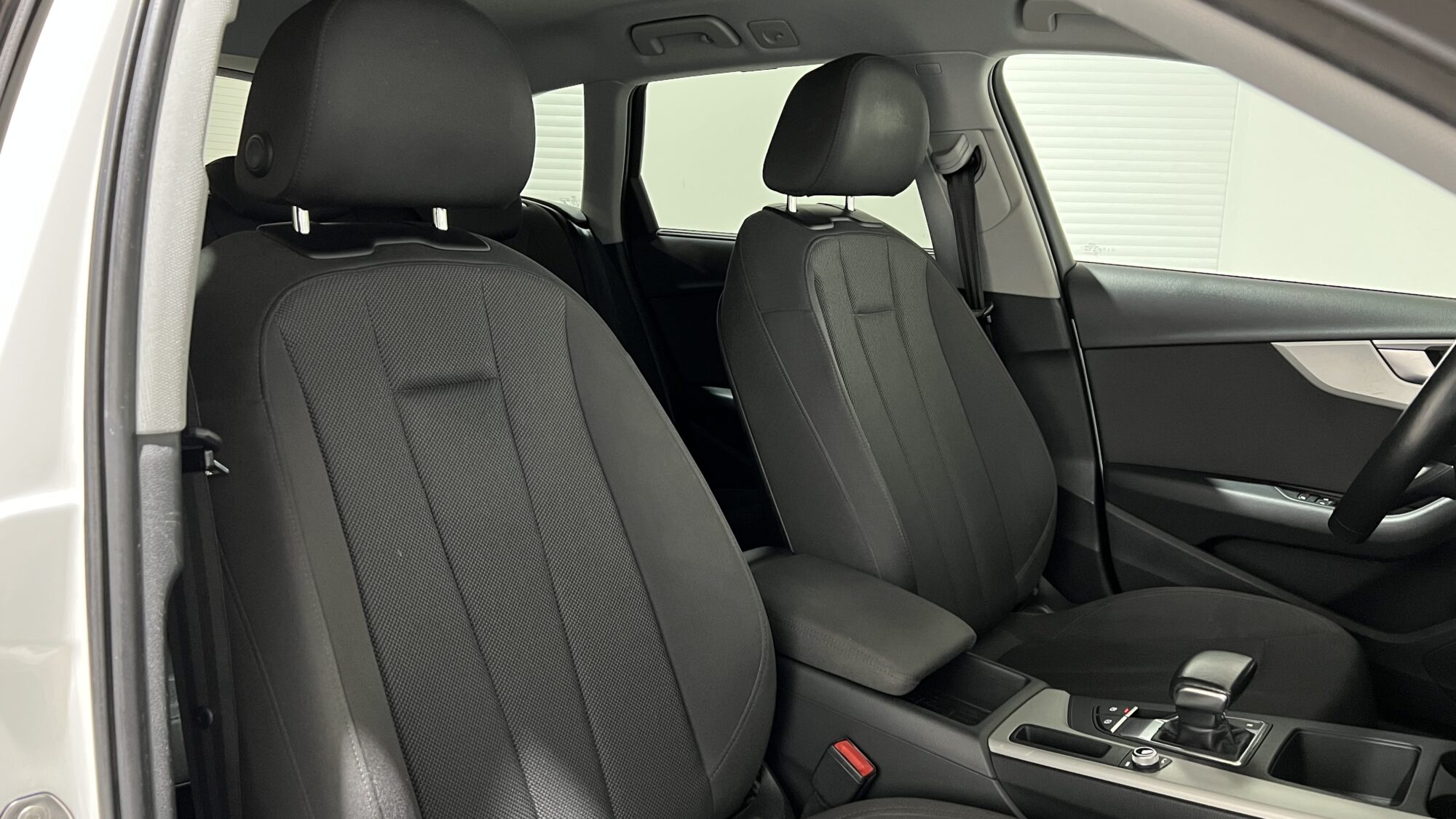 AUDI A4 AVANT 30 TDI MILD HYBRID + 4 855 EUROS D'OPTIONS – Image 16