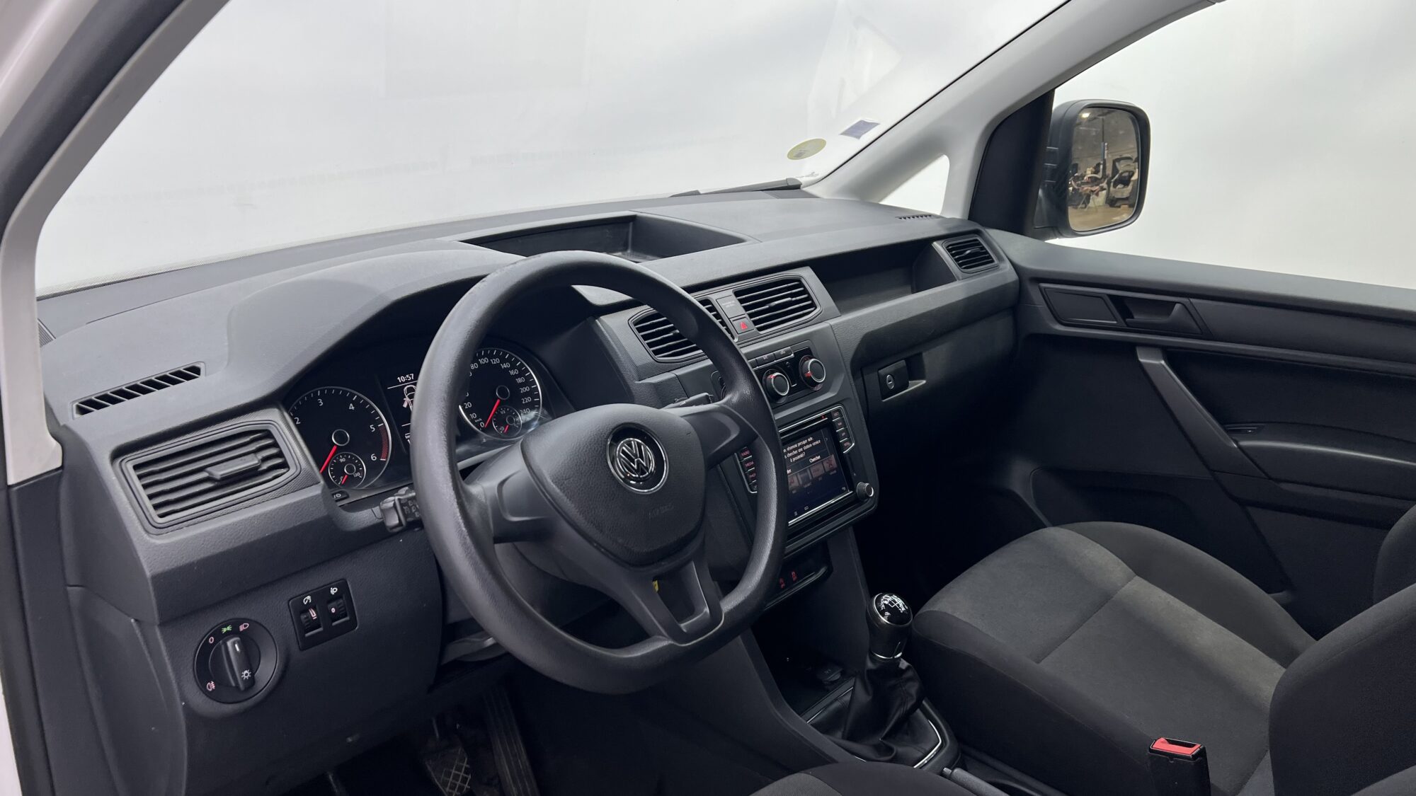 VOLKSWAGEN CADDY VAN 2.0 TDI 122 4MOTION BVM6 BUSINESS LINE + 1 611 EUROS D'OPTIONS – Image 17