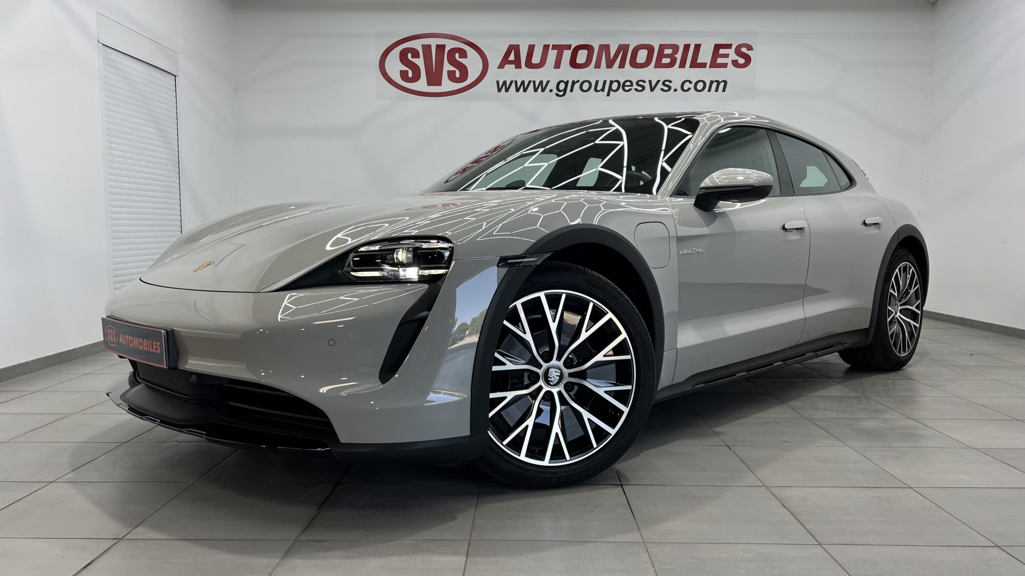 PORSCHE TAYCAN CROSS TURISMO 4 + 10 534 EUROS D'OPTIONS – Image 3