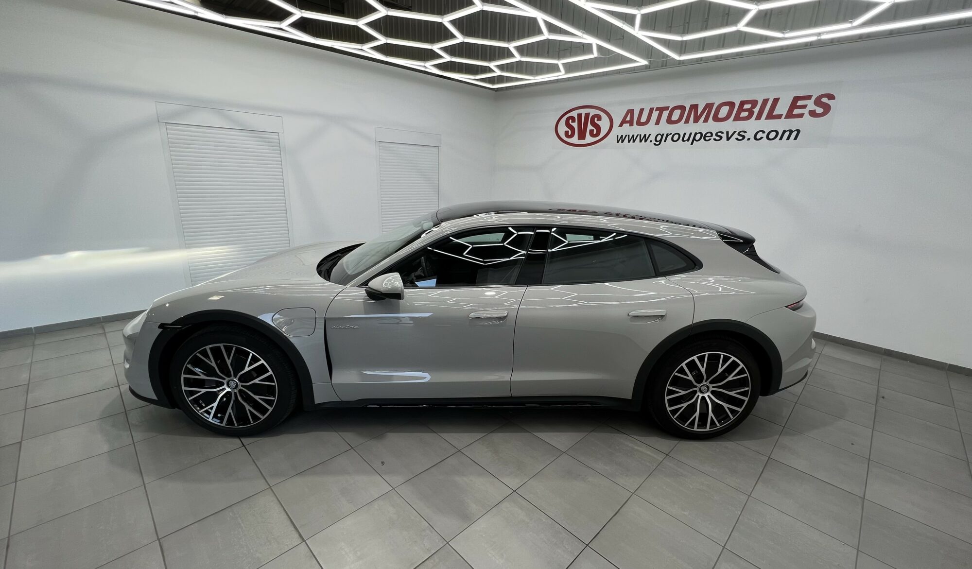 PORSCHE TAYCAN CROSS TURISMO 4 + 10 534 EUROS D'OPTIONS – Image 6