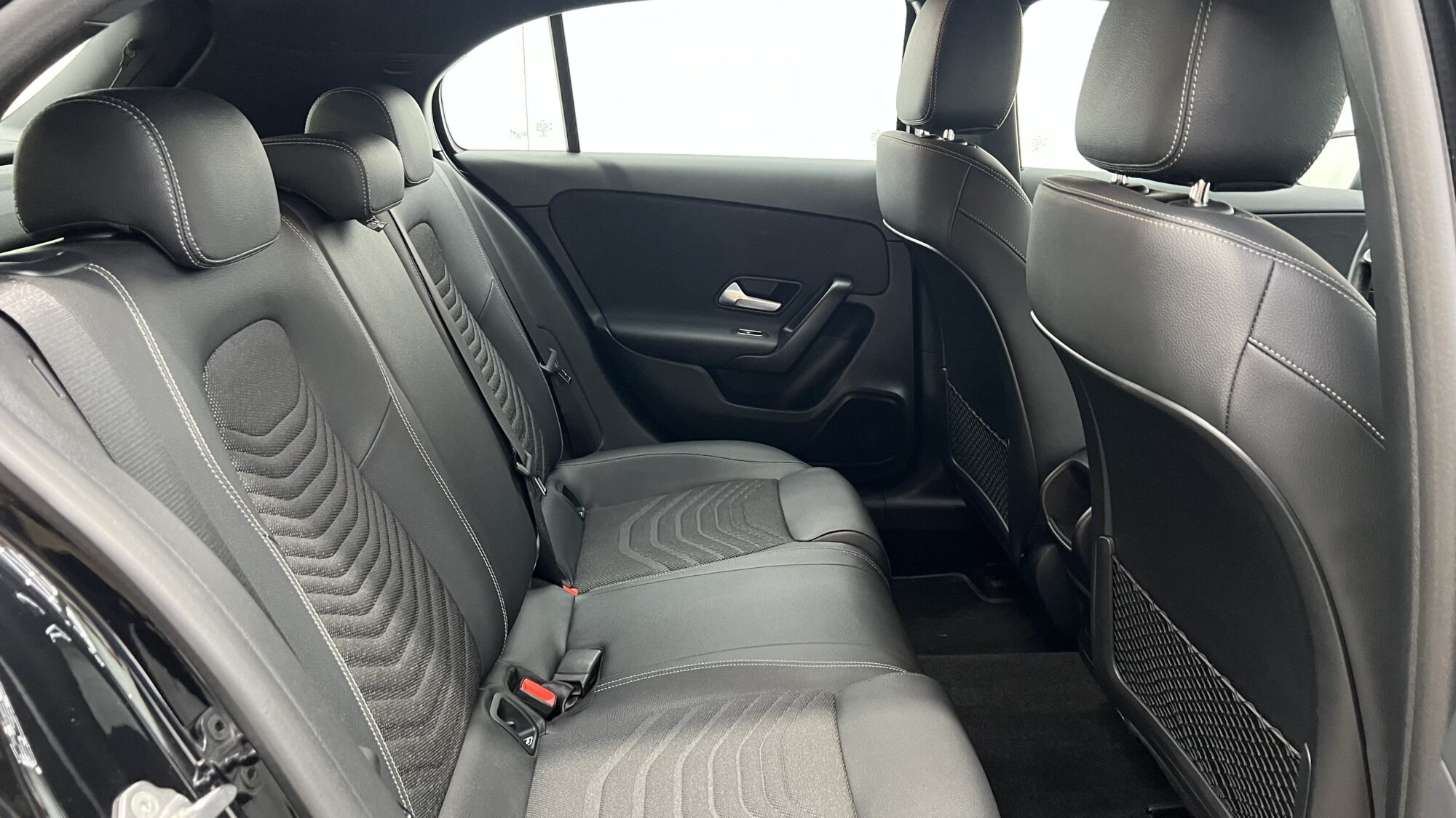 MERCEDES-BENZ CLASSE A 180 7G-DCT STYLE LINE + 4 450 EUROS D'OPTIONS – Image 17