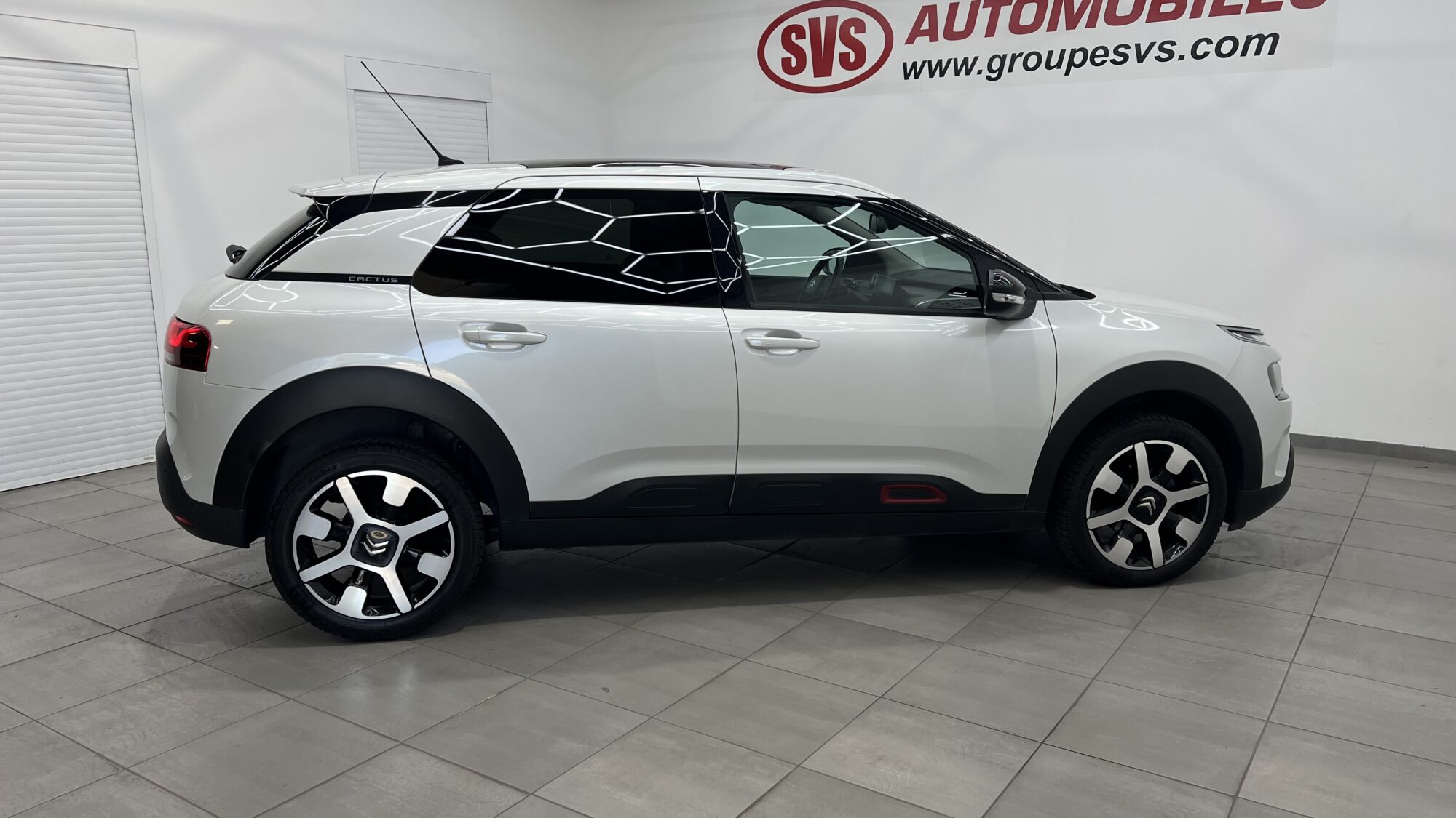 CITROEN C4 CACTUS BLUEHDI 100 S&S BVM6 SHINE + 2 410 EUROS D'OPTIONS – Image 9