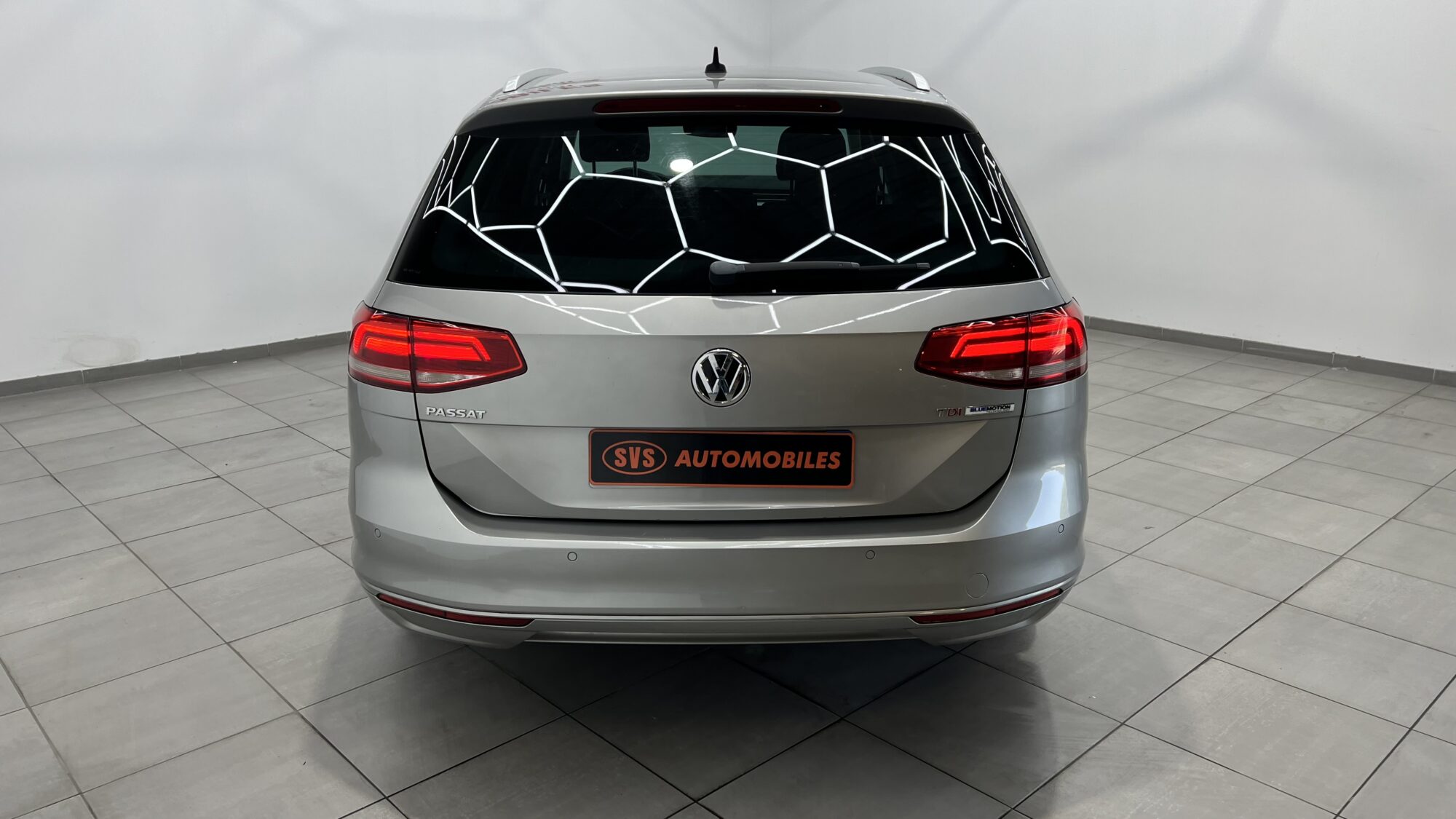 VOLKSWAGEN PASSAT SW 1.6 TDI 120 BMT CONFORTLINE + 1 920 EUROS D'OPTIONS – Image 10