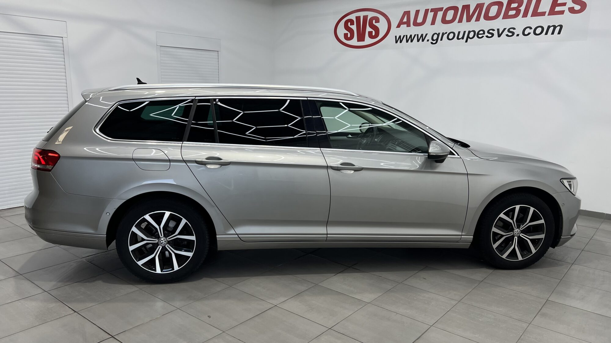 VOLKSWAGEN PASSAT SW 1.6 TDI 120 BMT CONFORTLINE + 1 920 EUROS D'OPTIONS – Image 9