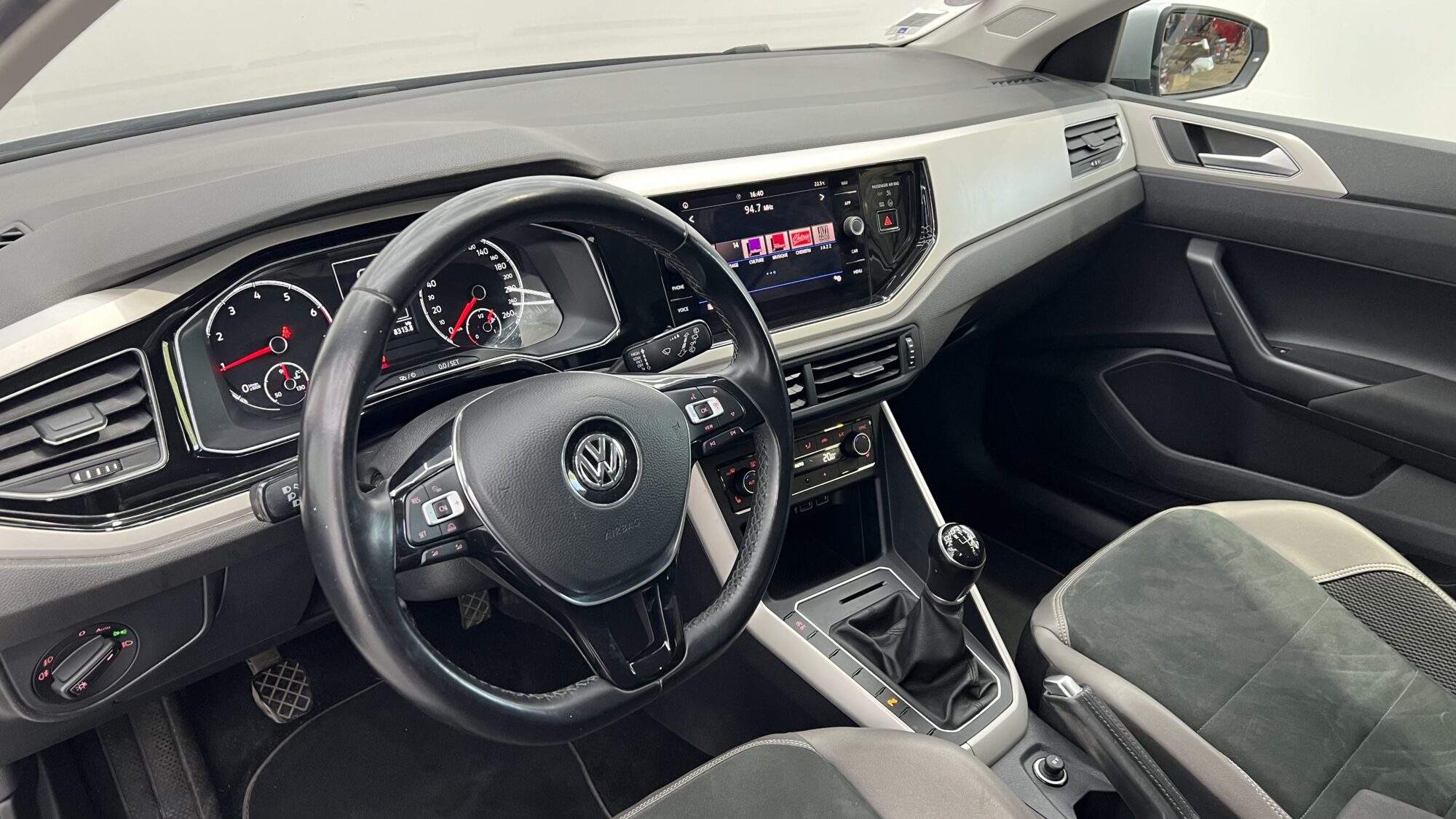 VOLKSWAGEN POLO 1.0 TSI 95 S&S BVM5 CARAT + 630 EUROS D'OPTIONS – Image 12