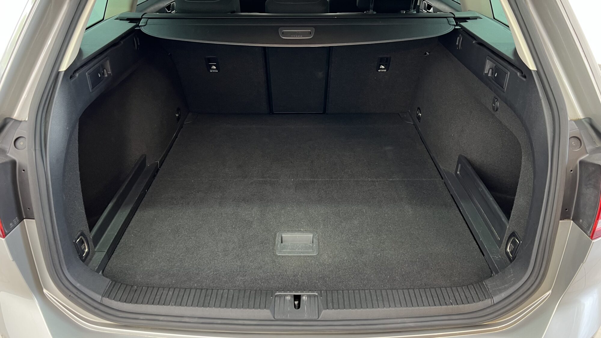 VOLKSWAGEN PASSAT SW 1.6 TDI 120 BMT CONFORTLINE + 1 920 EUROS D'OPTIONS – Image 11
