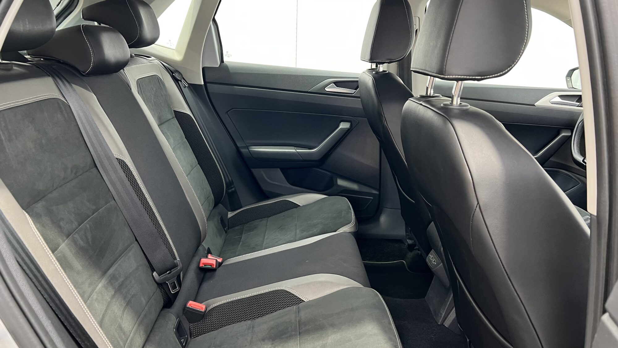 VOLKSWAGEN POLO 1.0 TSI 95 S&S BVM5 CARAT + 630 EUROS D'OPTIONS – Image 17