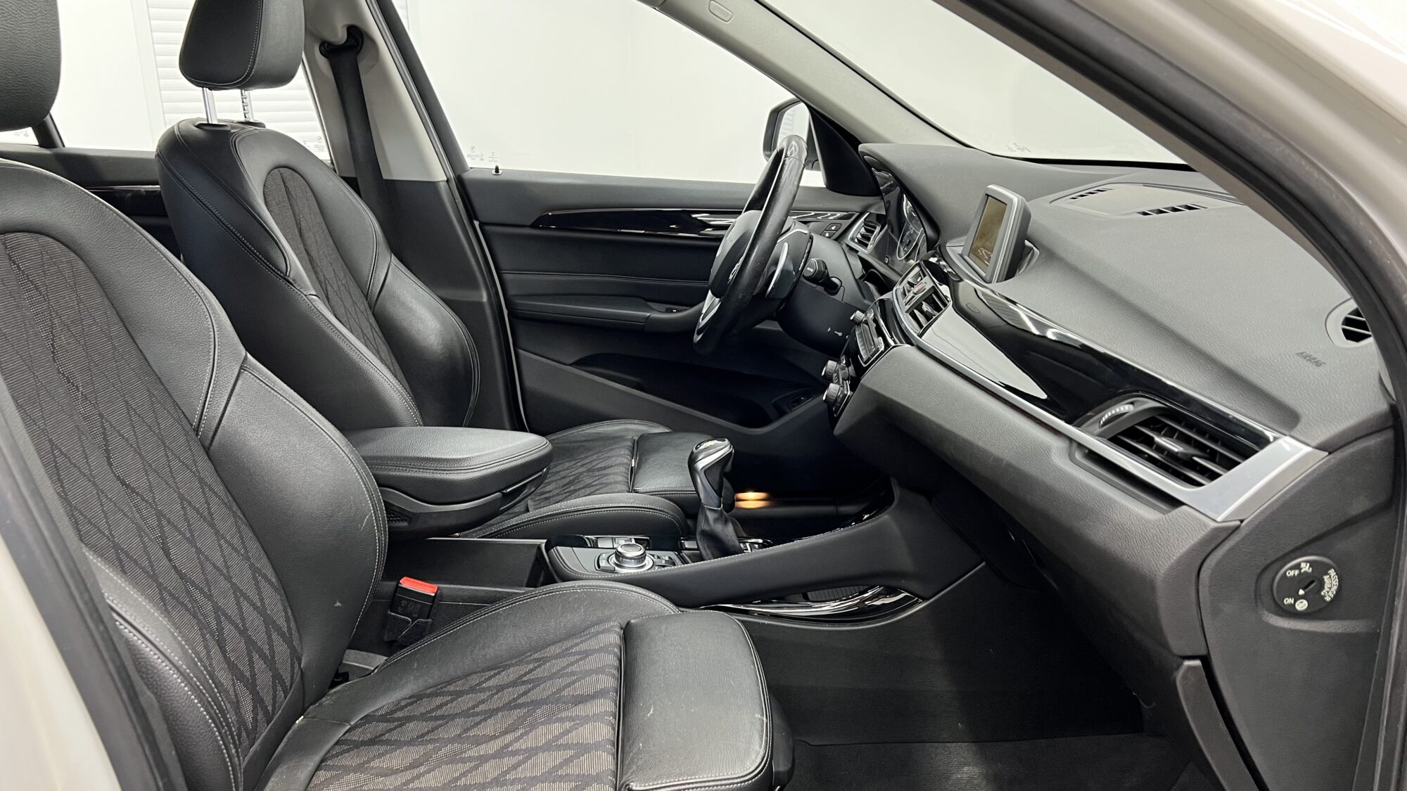 BMW X1 F48 SDIRVE 18D 150CH BVA8 XLINE + 750 EUROS D'OPTIONS – Image 16