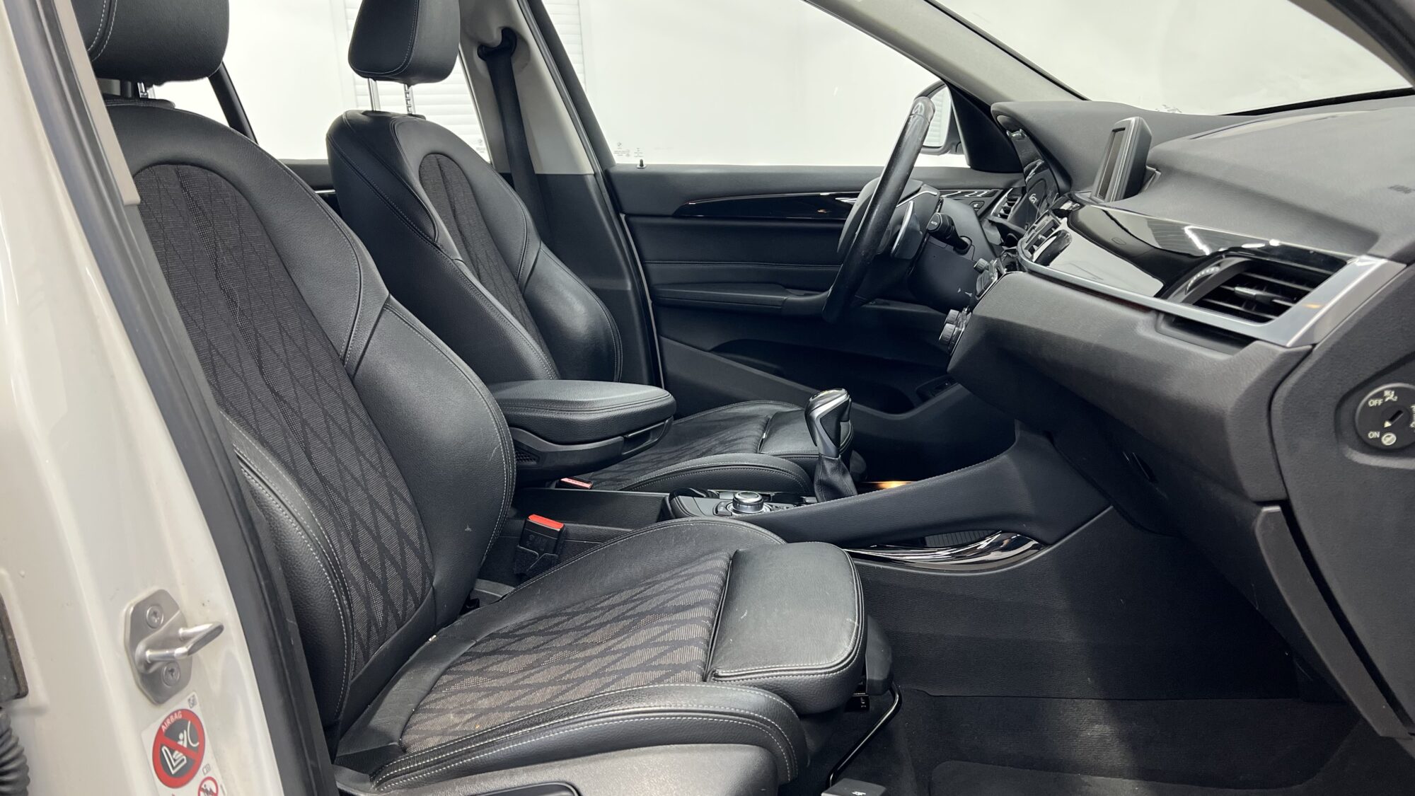 BMW X1 F48 SDIRVE 18D 150CH BVA8 XLINE + 750 EUROS D'OPTIONS – Image 17