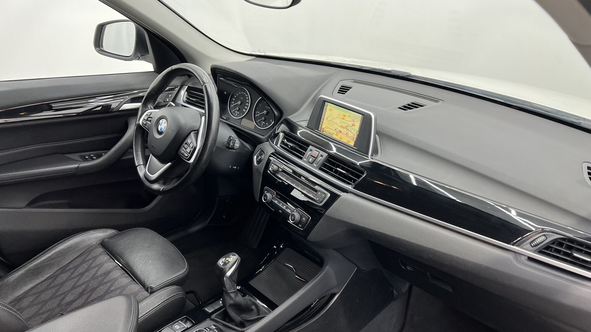 BMW X1 F48 SDIRVE 18D 150CH BVA8 XLINE + 750 EUROS D'OPTIONS – Image 18