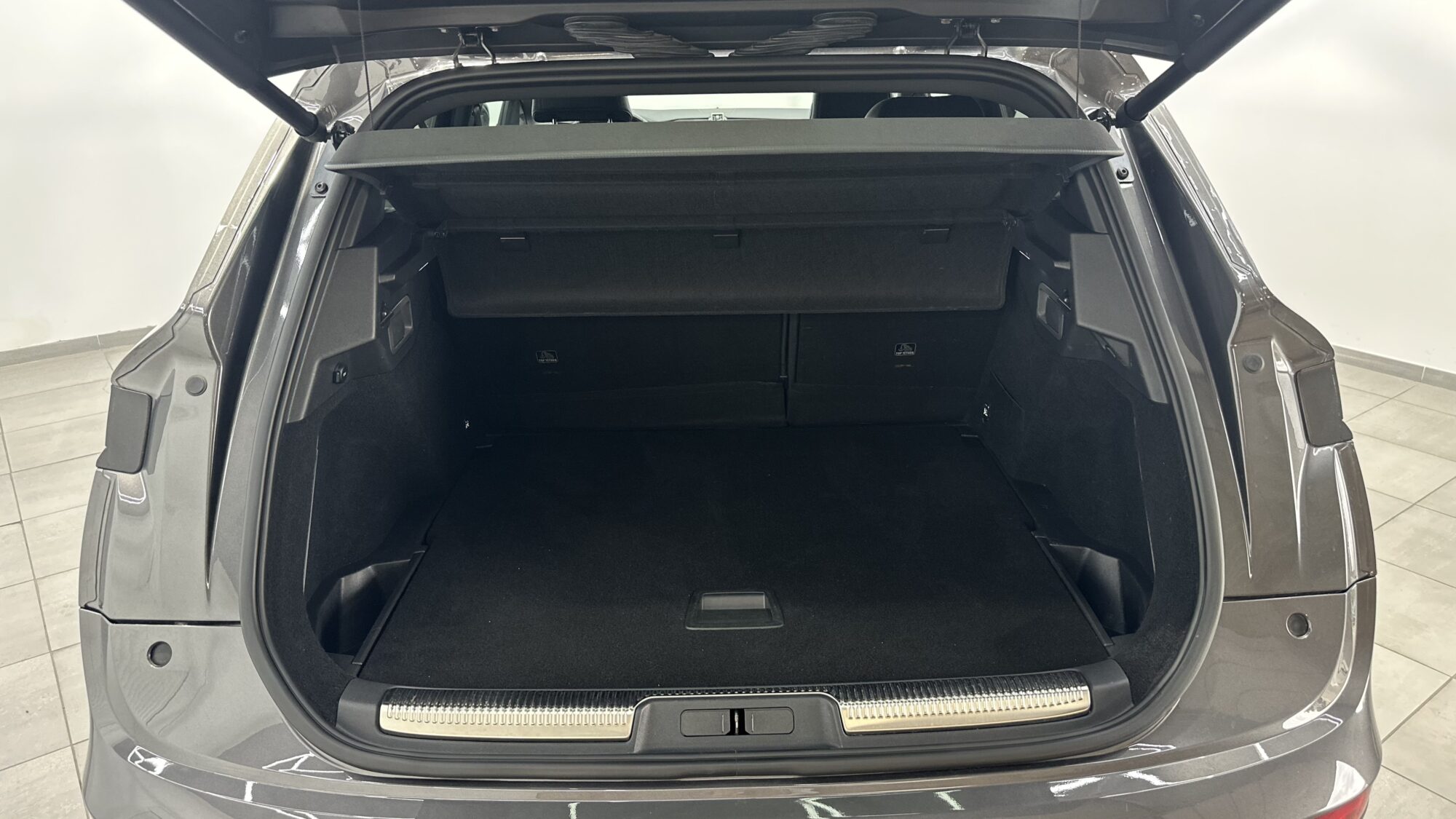 DS7 CROSSBACK PERFORMANCE LINE+ 180CH EAT8 + 3390 EUROS D'OPTIONS – Image 11