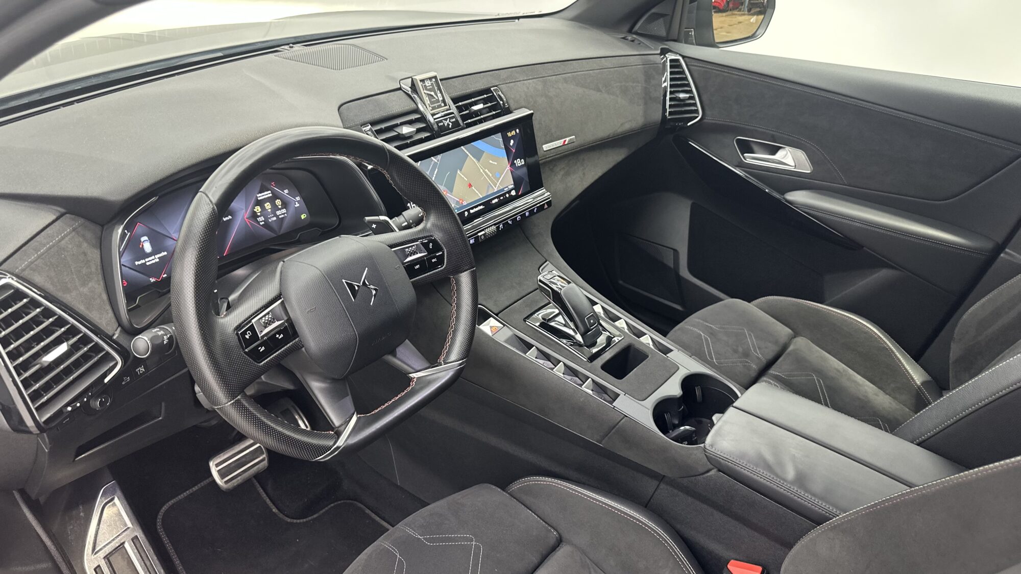 DS7 CROSSBACK PERFORMANCE LINE+ 180CH EAT8 + 3390 EUROS D'OPTIONS – Image 14