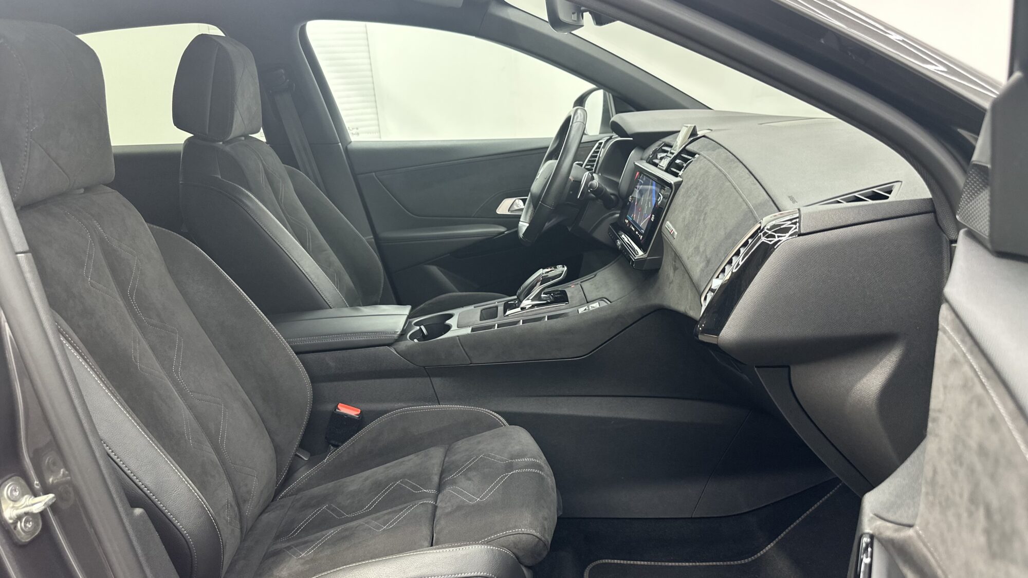 DS7 CROSSBACK PERFORMANCE LINE+ 180CH EAT8 + 3390 EUROS D'OPTIONS – Image 21