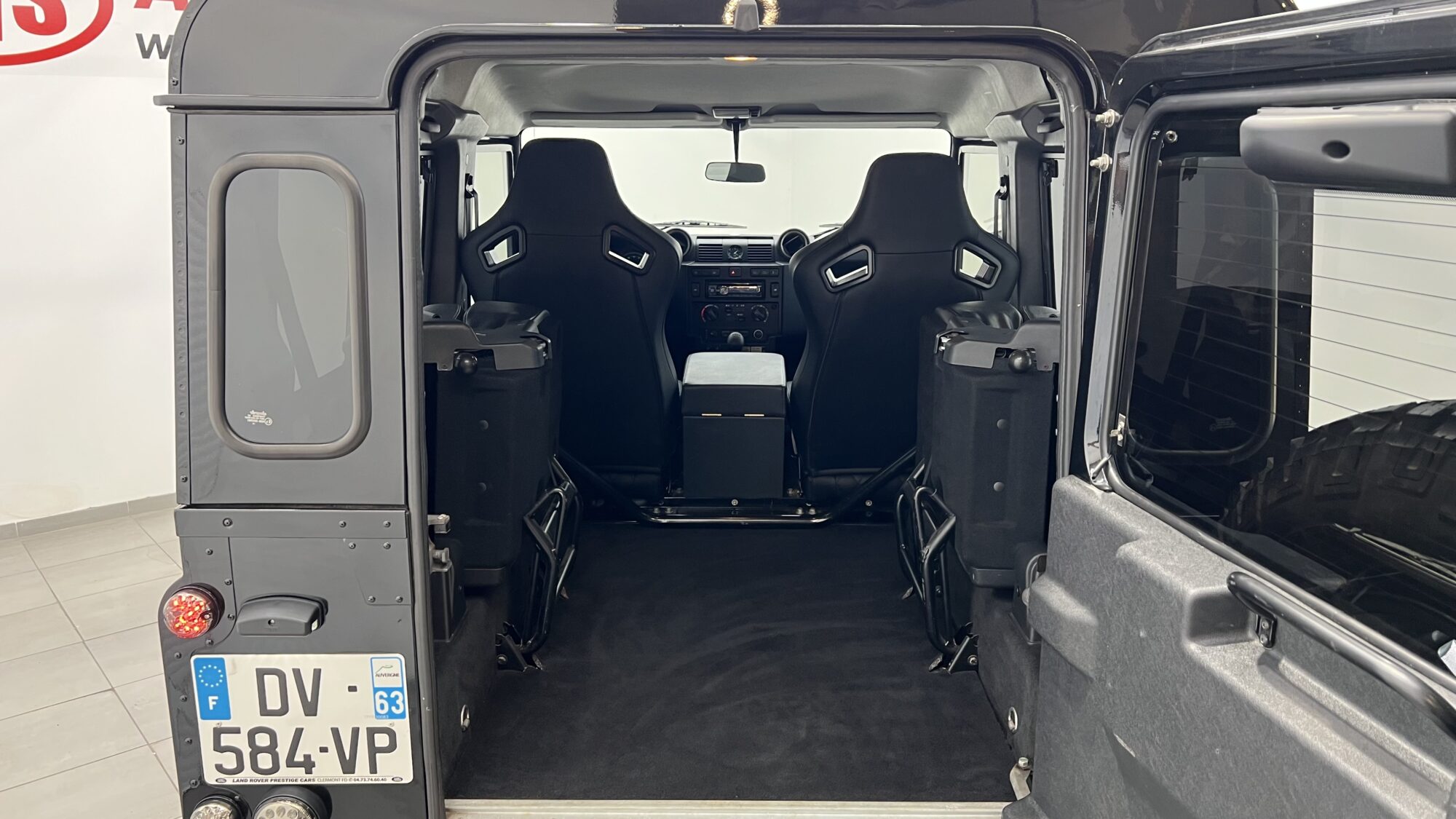 LAND ROVER DEFENDER 90 STATION WAGON MARK VI 122CH + 16 330 EUROS D'OPTIONS – Image 13
