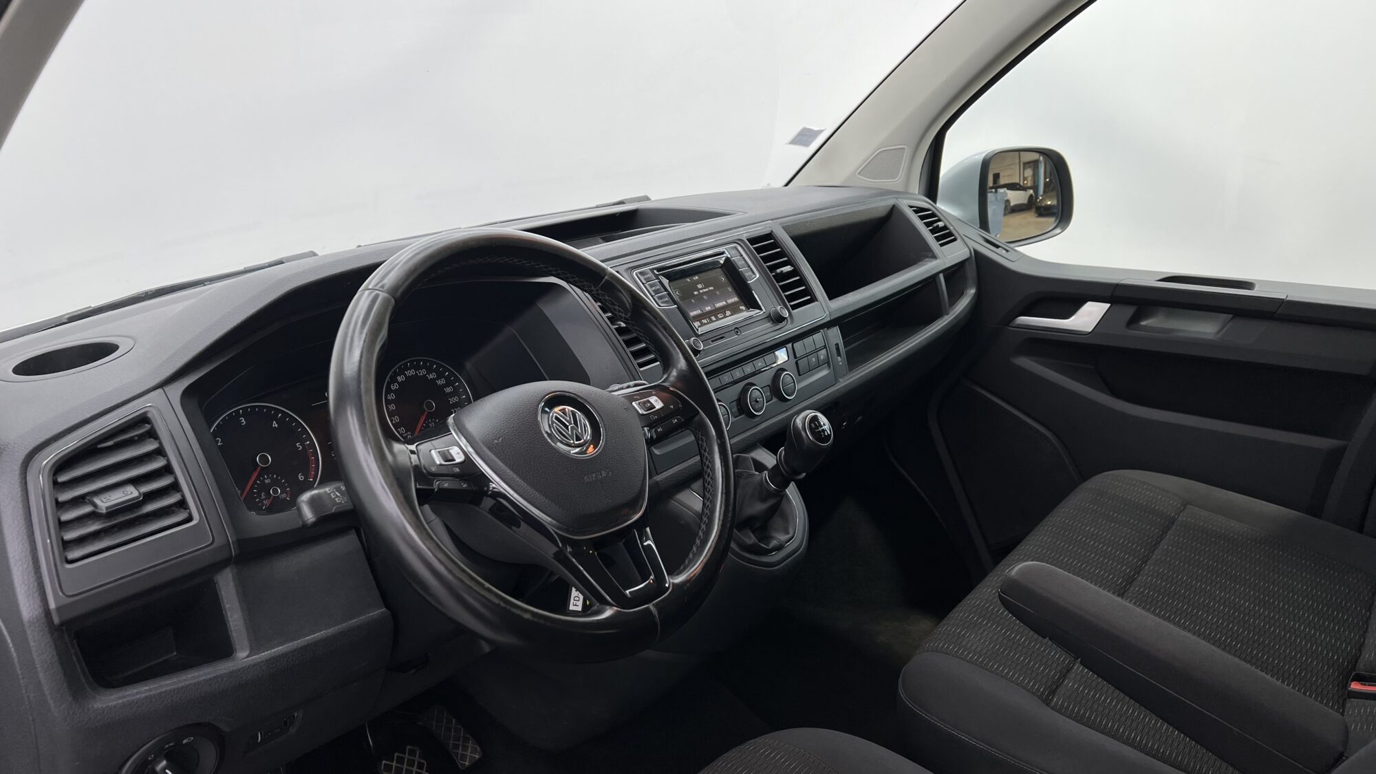 VOLKSWAGEN CARAVELLE 4 MOTION 2.0 TDI 150CH 9 PLACES LONG + 4856 EUROS D'OPTIONS – Image 12