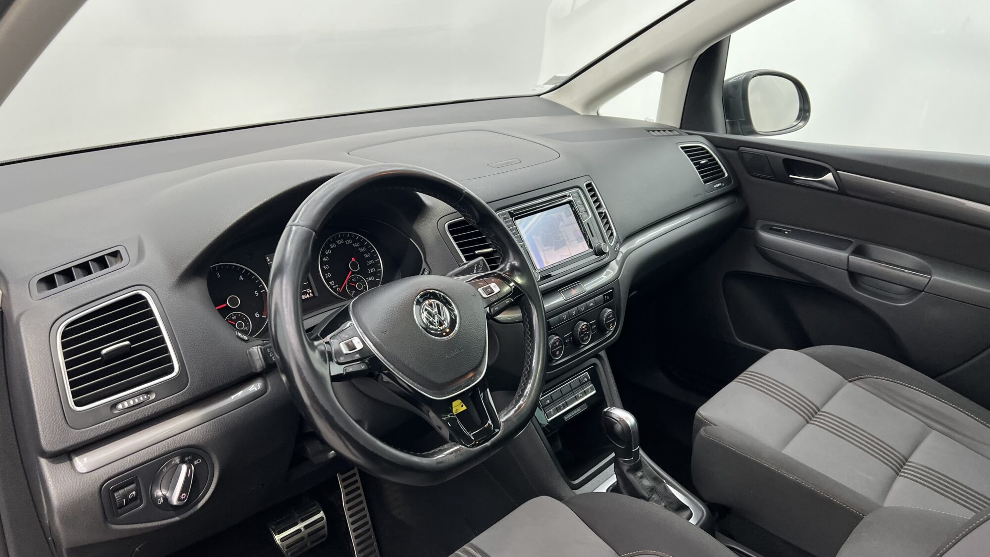 VOLKSWAGEN SHARAN 2.0 TDI 150 BLUEMOTION TECHNOLOGY DSG6 ALLSTAR + 1908 EUROS D'OPTIONS – Image 12