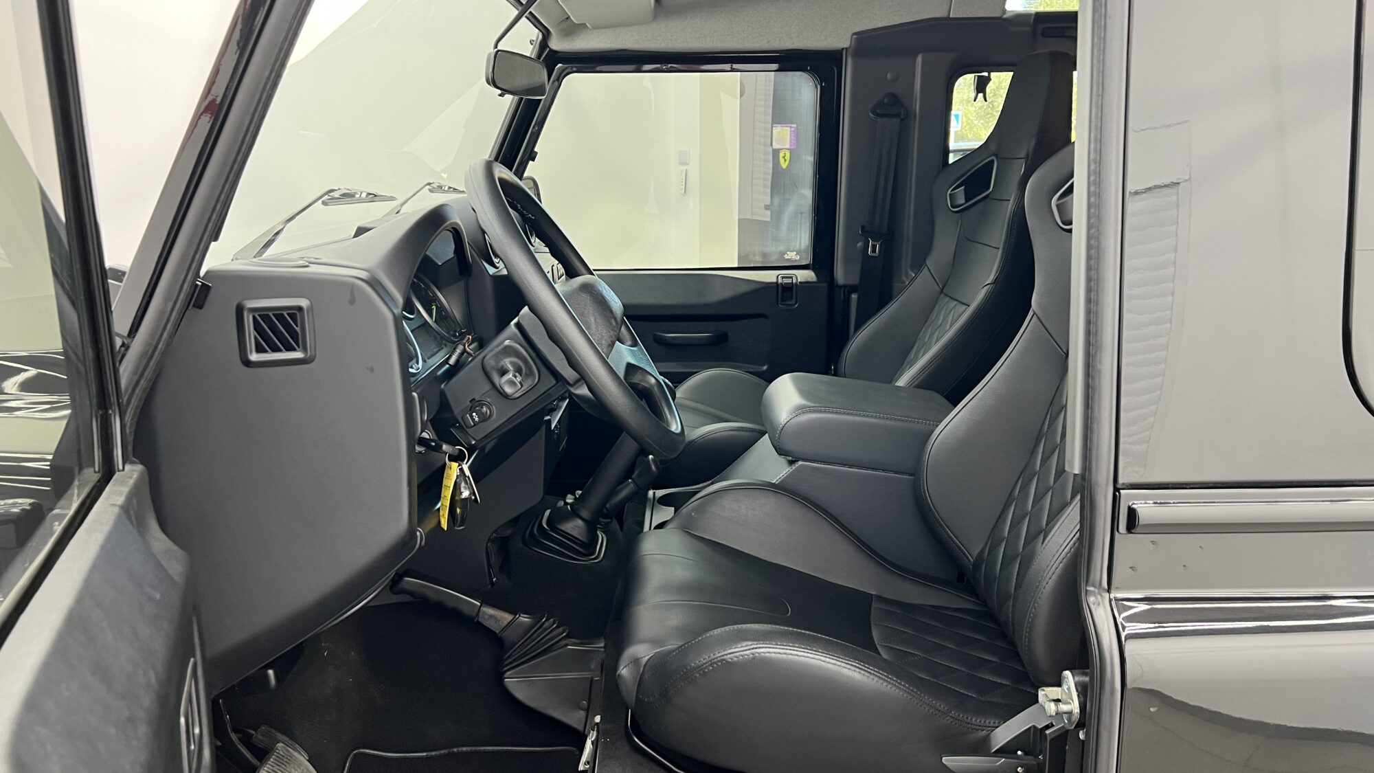 LAND ROVER DEFENDER 90 STATION WAGON MARK VI 122CH + 16 330 EUROS D'OPTIONS – Image 15