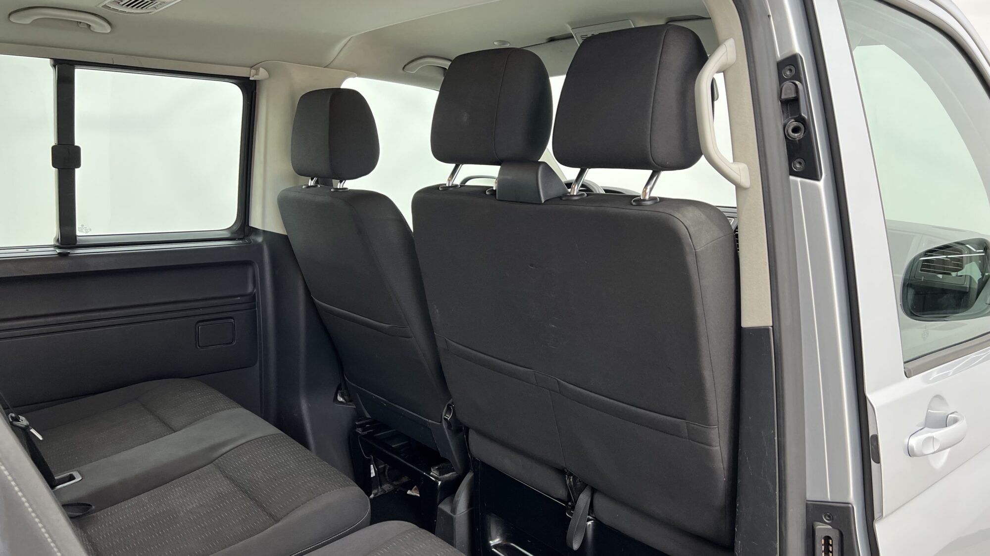 VOLKSWAGEN CARAVELLE 4 MOTION 2.0 TDI 150CH 9 PLACES LONG + 4856 EUROS D'OPTIONS – Image 16