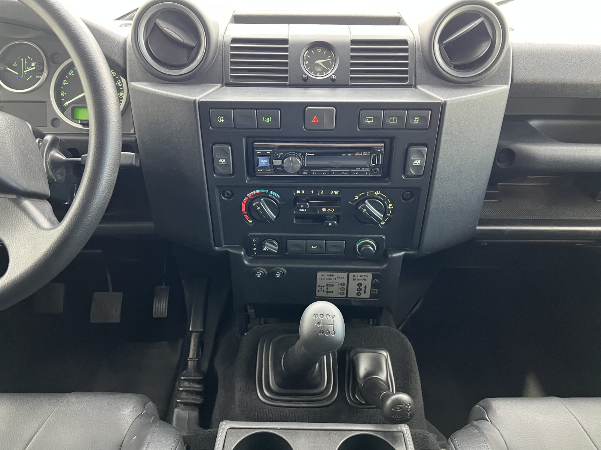 LAND ROVER DEFENDER 90 STATION WAGON MARK VI 122CH + 16 330 EUROS D'OPTIONS – Image 18
