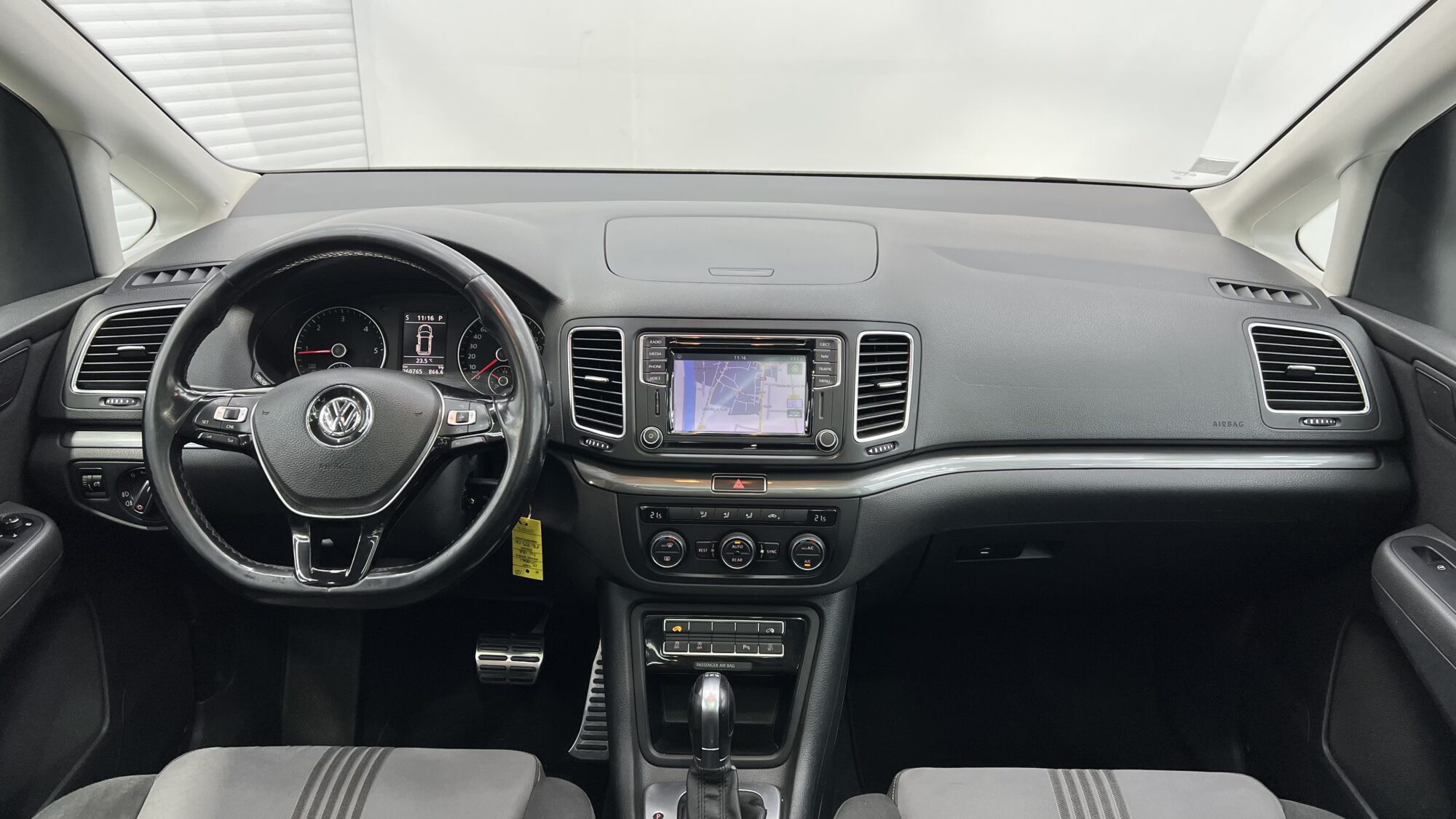 VOLKSWAGEN SHARAN 2.0 TDI 150 BLUEMOTION TECHNOLOGY DSG6 ALLSTAR + 1908 EUROS D'OPTIONS – Image 17