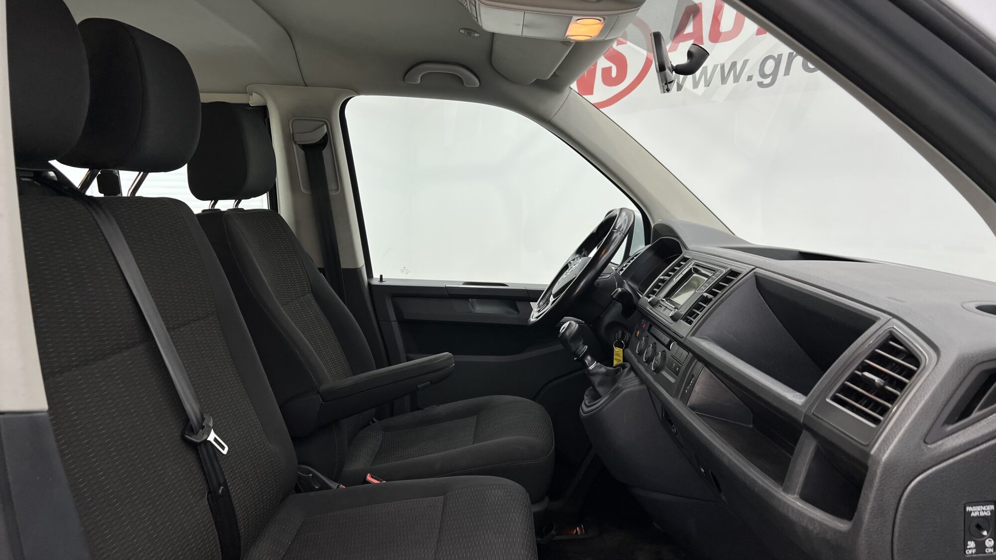 VOLKSWAGEN CARAVELLE 4 MOTION 2.0 TDI 150CH 9 PLACES LONG + 4856 EUROS D'OPTIONS – Image 18