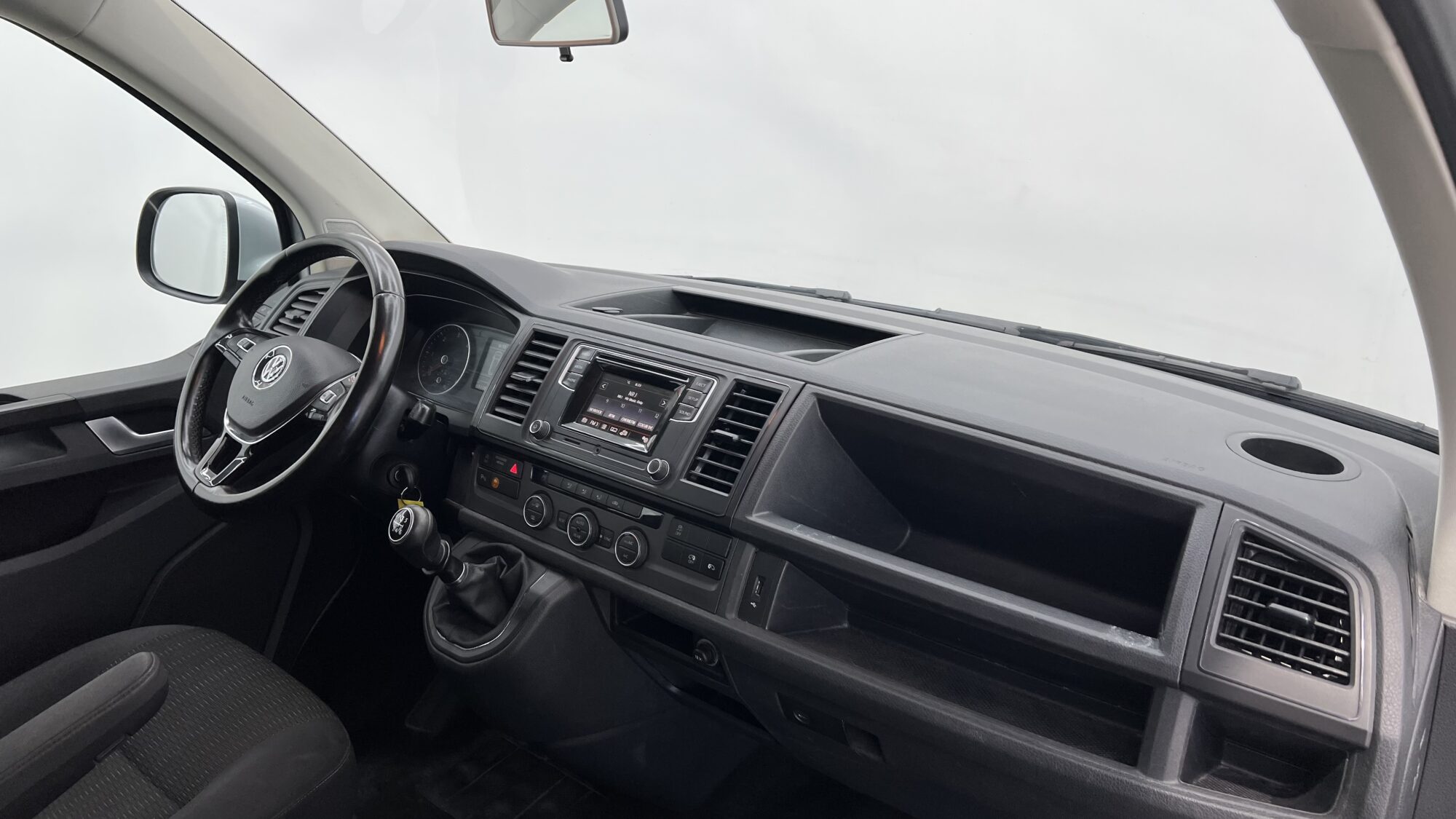 VOLKSWAGEN CARAVELLE 4 MOTION 2.0 TDI 150CH 9 PLACES LONG + 4856 EUROS D'OPTIONS – Image 20