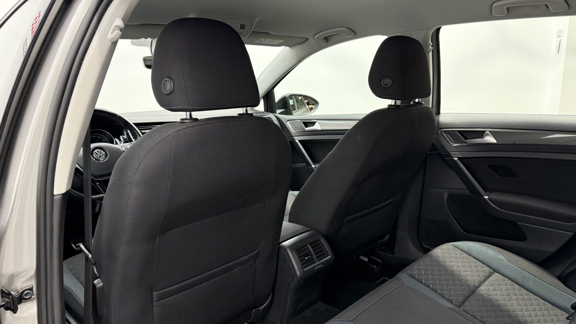 VOLKSWAGEN GOLF 1.5TSI 150 EVO DSG7 IQ.DRIVE + 890 EUROS D'OPTIONS – Image 14