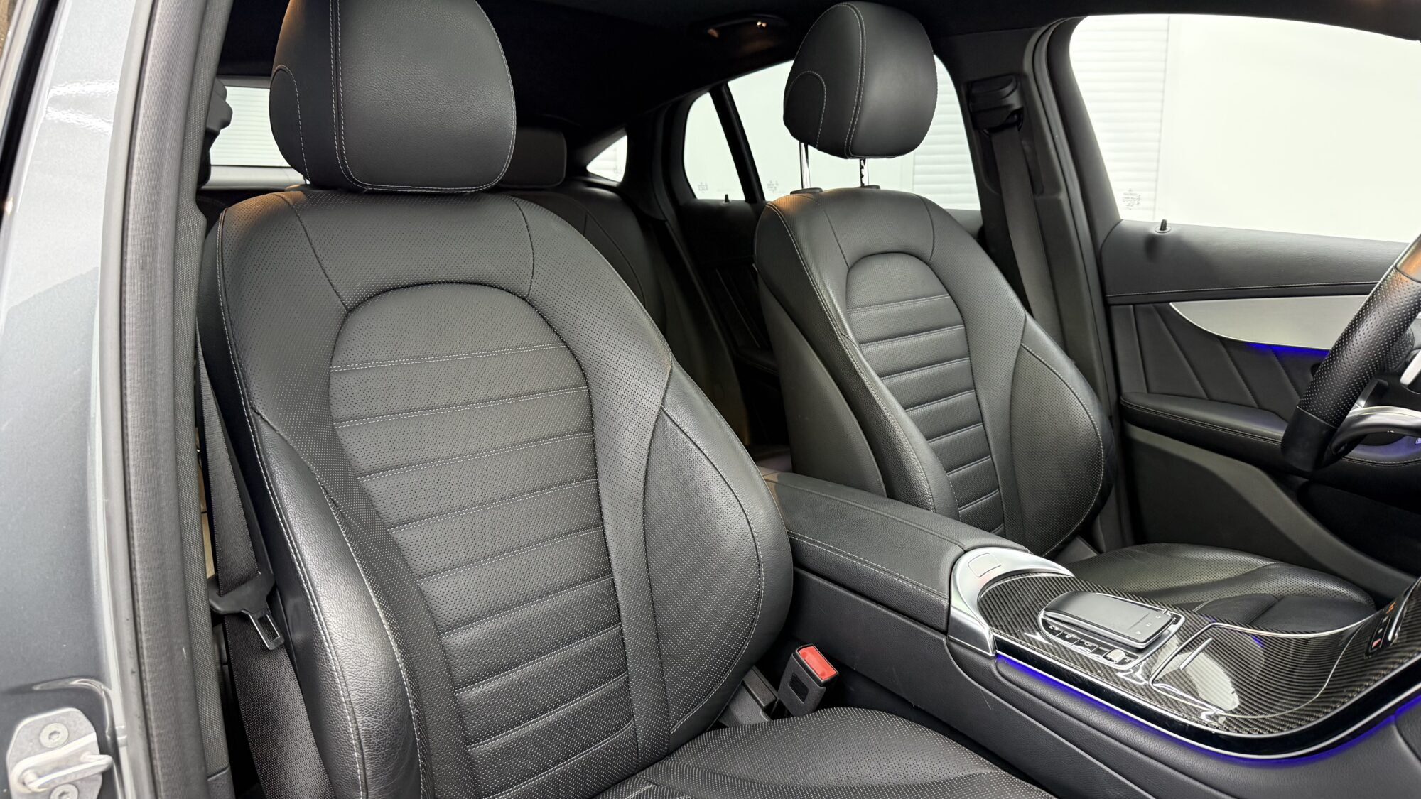 MERCEDES-BENZ GLC COUPE 300E 9G-TRONIC 4 MATIC AMG LINE + 17 950 EUROS D'OPTIONS – Image 16