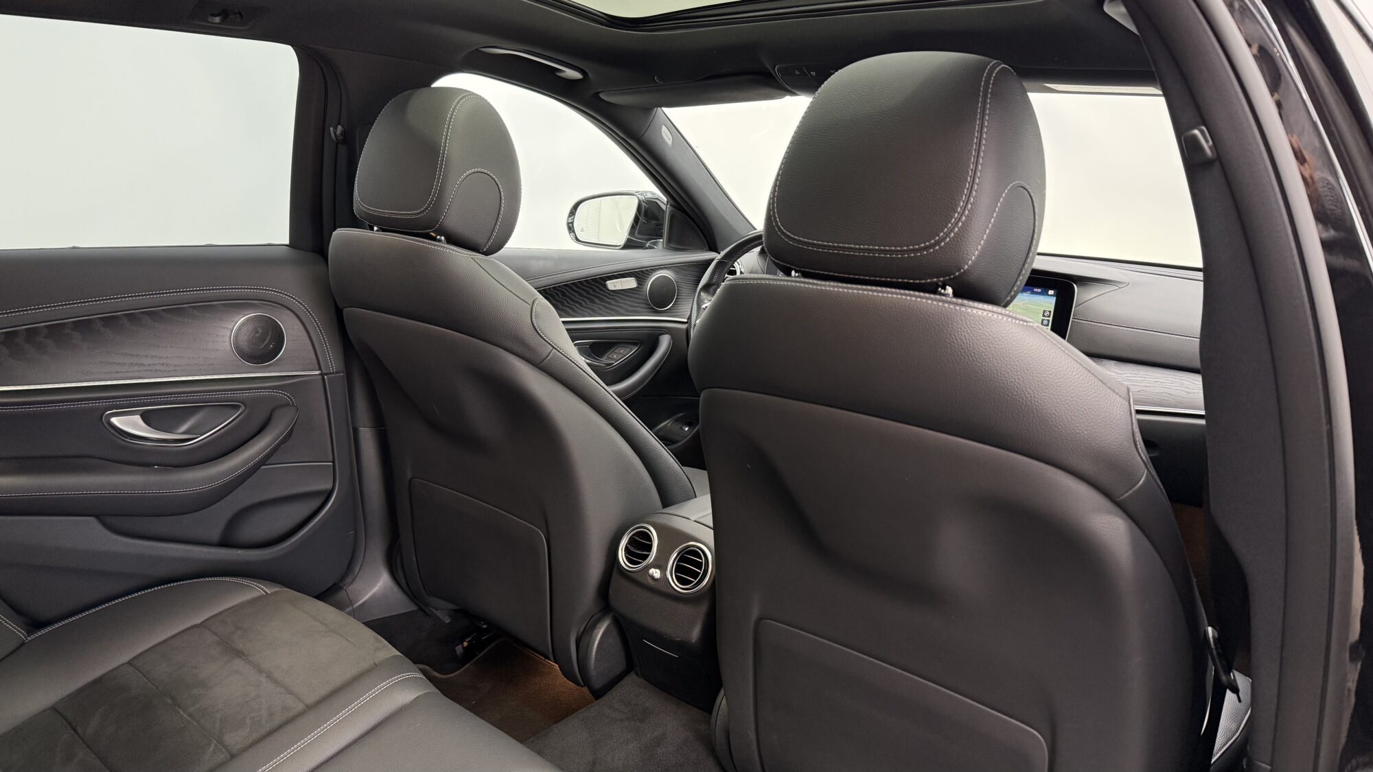 MERCEDES CLASSE E BREAK 220D 9G-TRONIC AMG LINE + 5 700 EUROS D'OPTIONS – Image 17