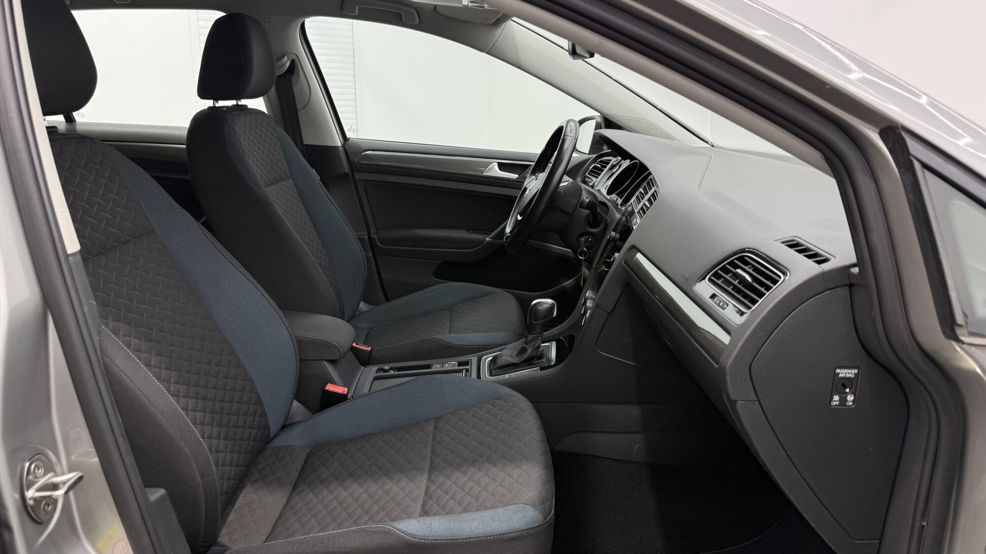VOLKSWAGEN GOLF 1.5TSI 150 EVO DSG7 IQ.DRIVE + 890 EUROS D'OPTIONS – Image 20