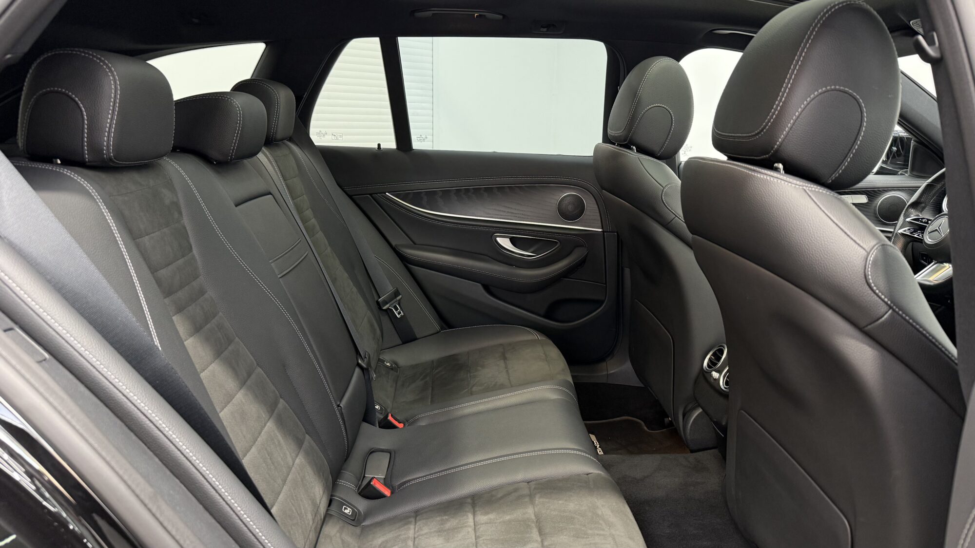 MERCEDES CLASSE E BREAK 220D 9G-TRONIC AMG LINE + 5 700 EUROS D'OPTIONS – Image 19